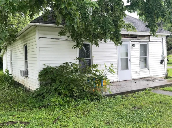 404 E Main St, Buckner, IL 62819