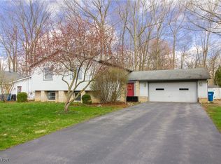 1159 Timbercrest St, Youngstown, OH 44505