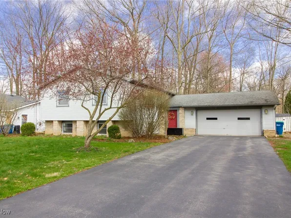 1159 Timbercrest St, Youngstown, OH 44505