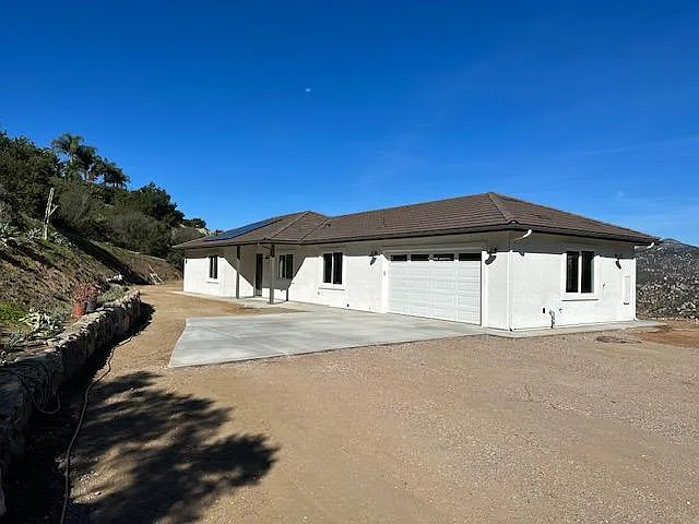 2 bed, 1200 sqft, $3,500 — Photo 2