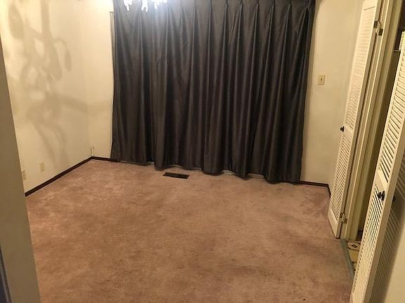 2nd image of 332 Shasta Dr