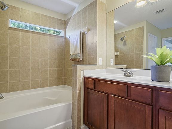 5th image of 2319 Caney Oaks Dr