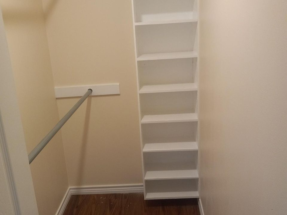 1st image of 314 E Avenue B
