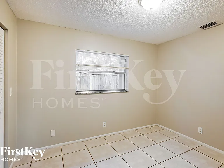 7820 SW 9th St — Photo 16