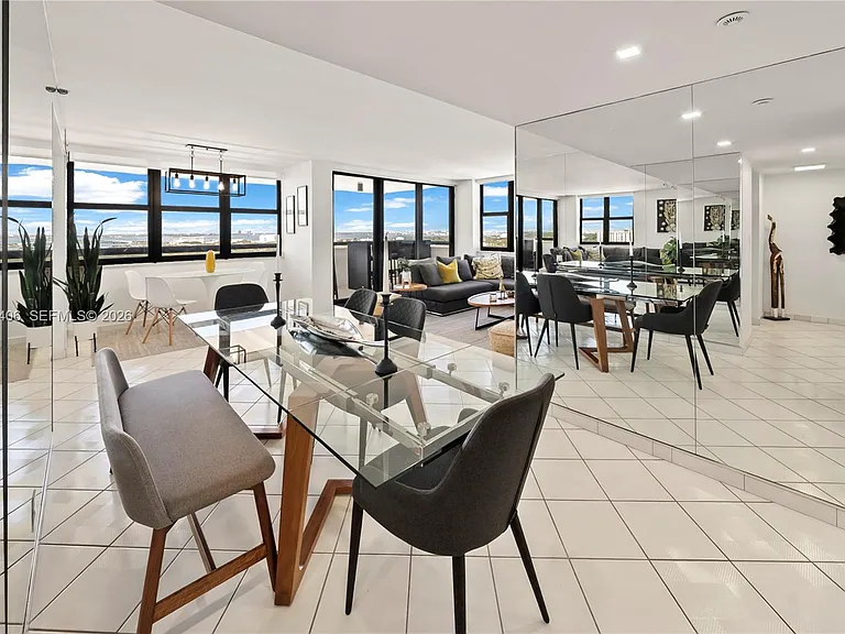 2555 Collins Ave #2402 — Photo 7
