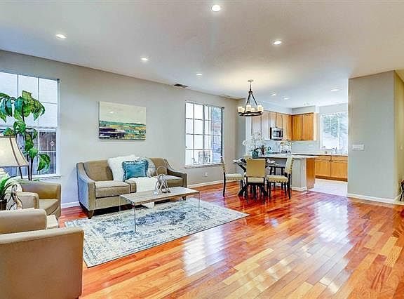 3rd image of 2911 Rubino Cir