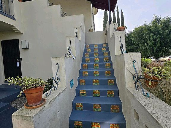 5th image of 1608 S Hayworth Ave
