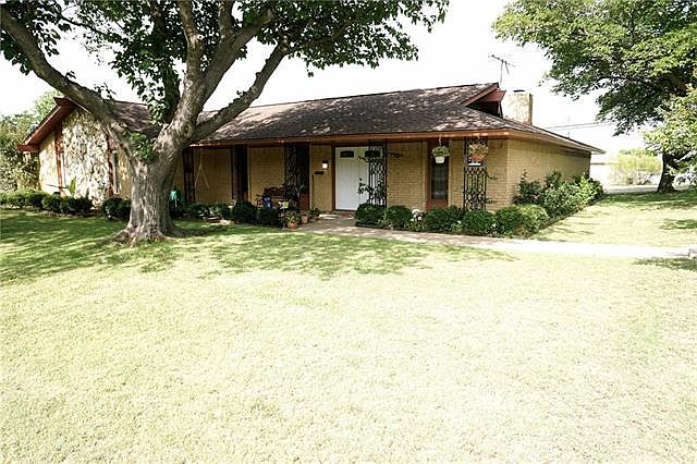 1st image of 3029 Phoenix Dr