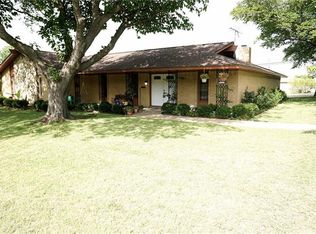 3029 Phoenix Dr, Fort Worth, TX 76116