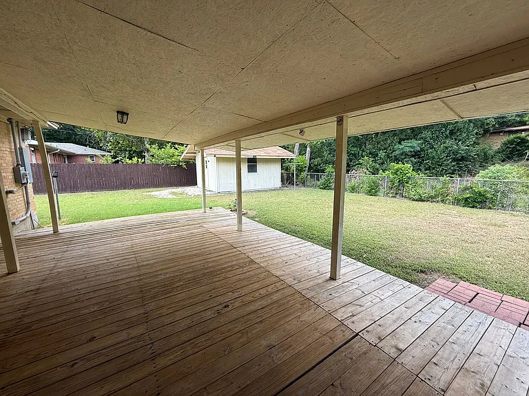1001 Goode Dr — Photo 22