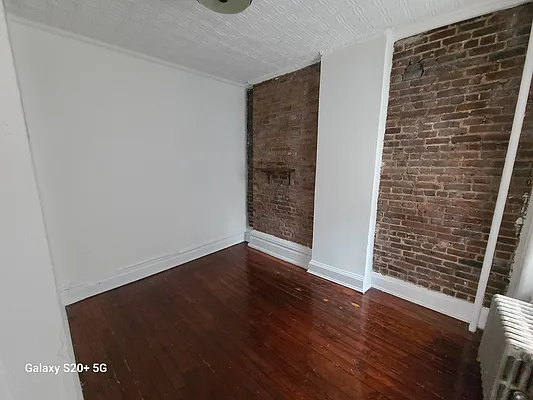 Rented by Corcoran | media 27