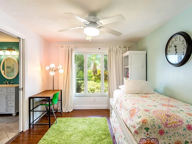 Second bedroom with view of bathroom