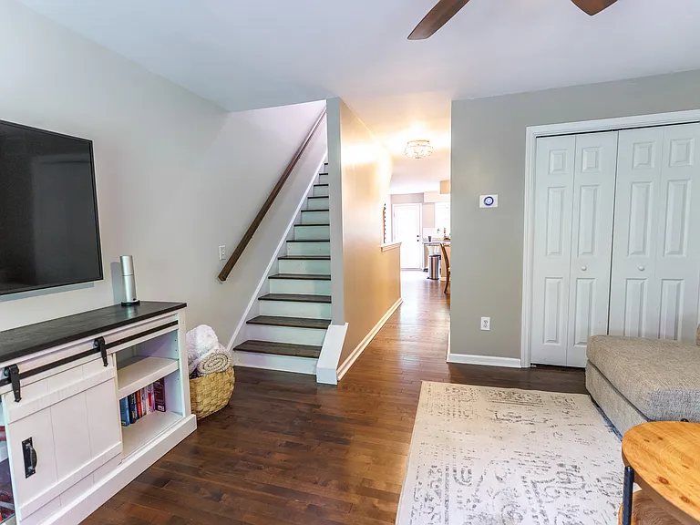 276 Parker Ave — Photo 14