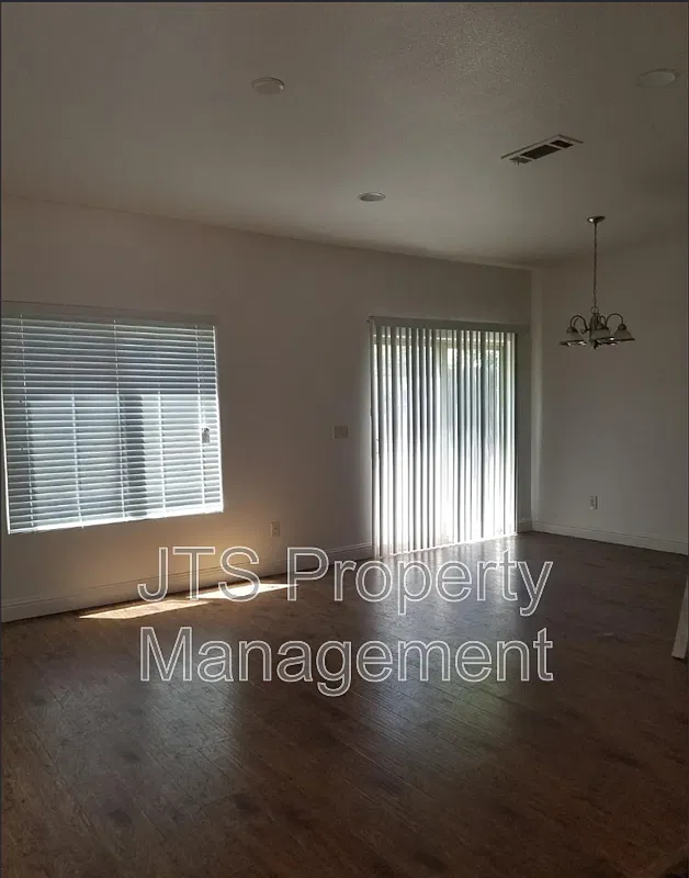 3 bed, 2.5 bath, 1341 sqft, $2,195 — Photo 3