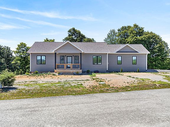 2nd image of 944 Lakepoint Dr