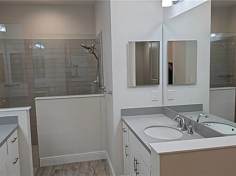 2305 Ariane Dr — Photo 16