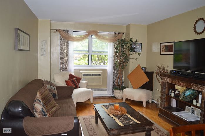 1st image of 175 Willoughby St APT 4N