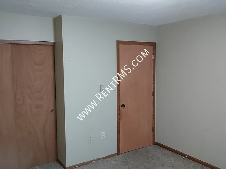119 W 3rd St #10 — Photo 10