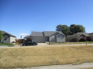 2233 Huntington Rd, Salina, KS 67401