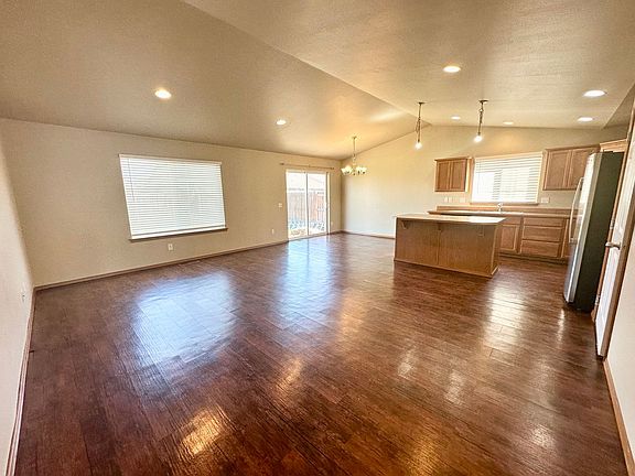 5th image of 211 W Maci Ct