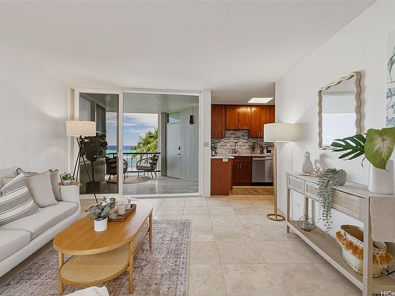 5th image of 2943 Kalakaua Ave APT 707