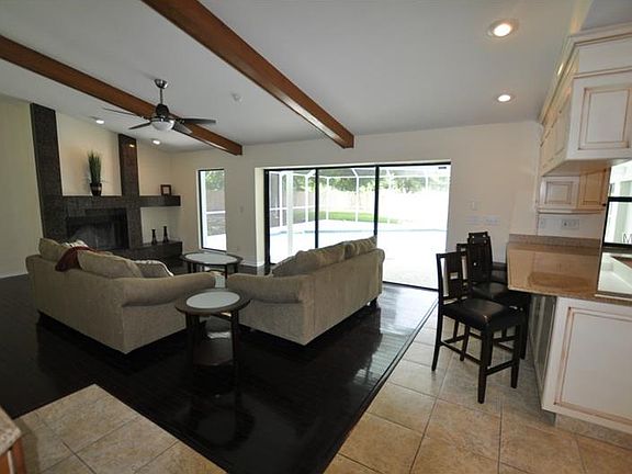4th image of 13718 Walbrooke Dr