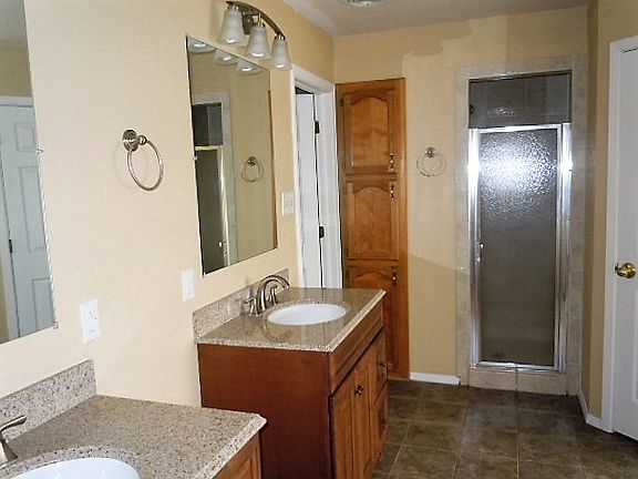 3rd image of 212 Eagle Dr