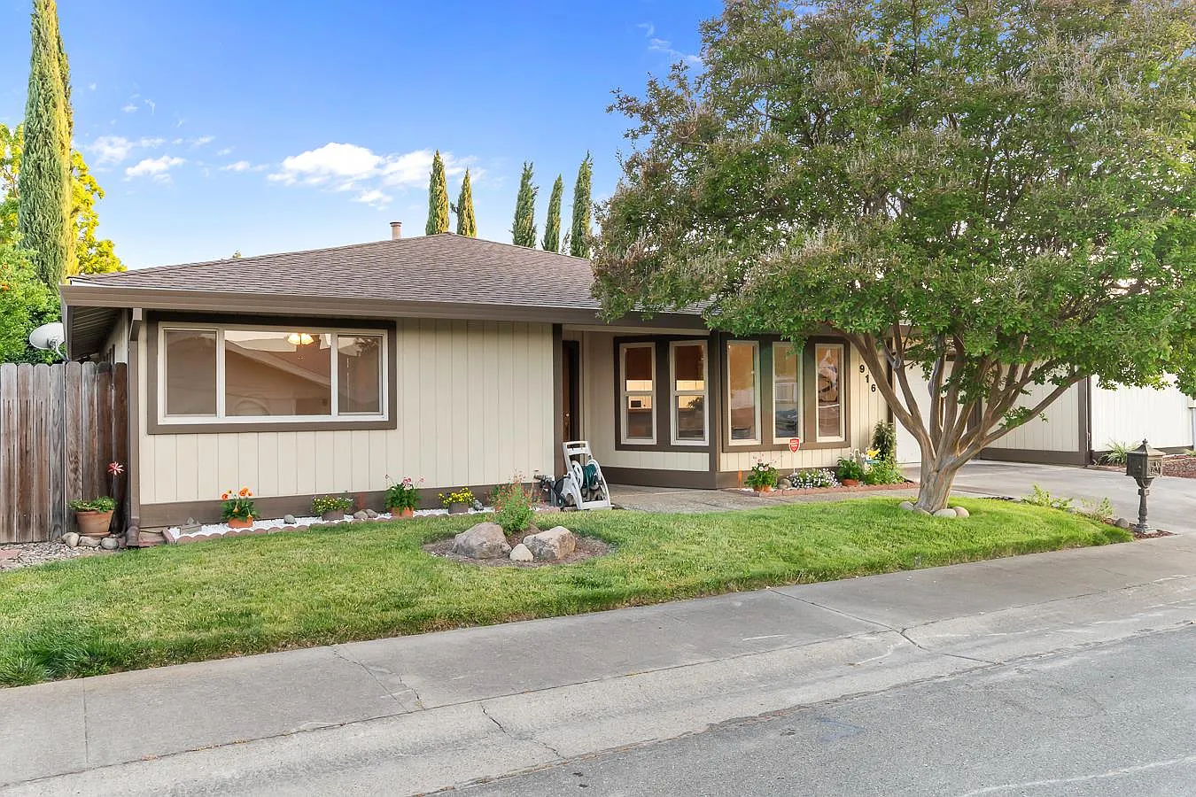 916 Park Ranch Way photo 1