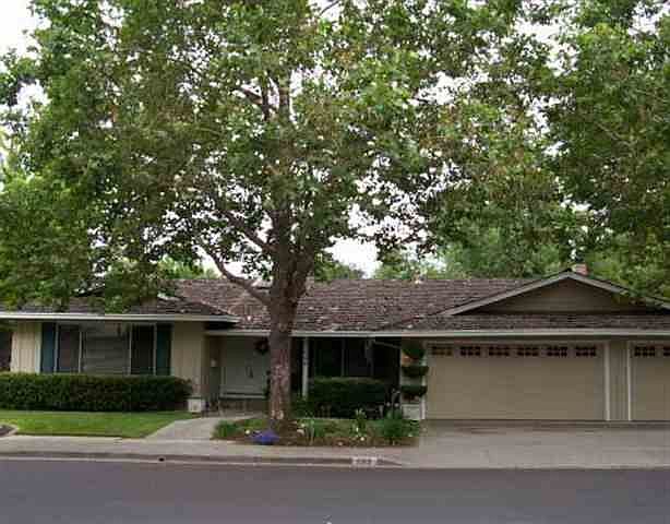 1st image of 599 Bridgewater Cir