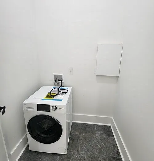 17 E Court St #32 — Photo 10