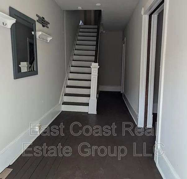 304 1/2 W Martin St — Photo 17