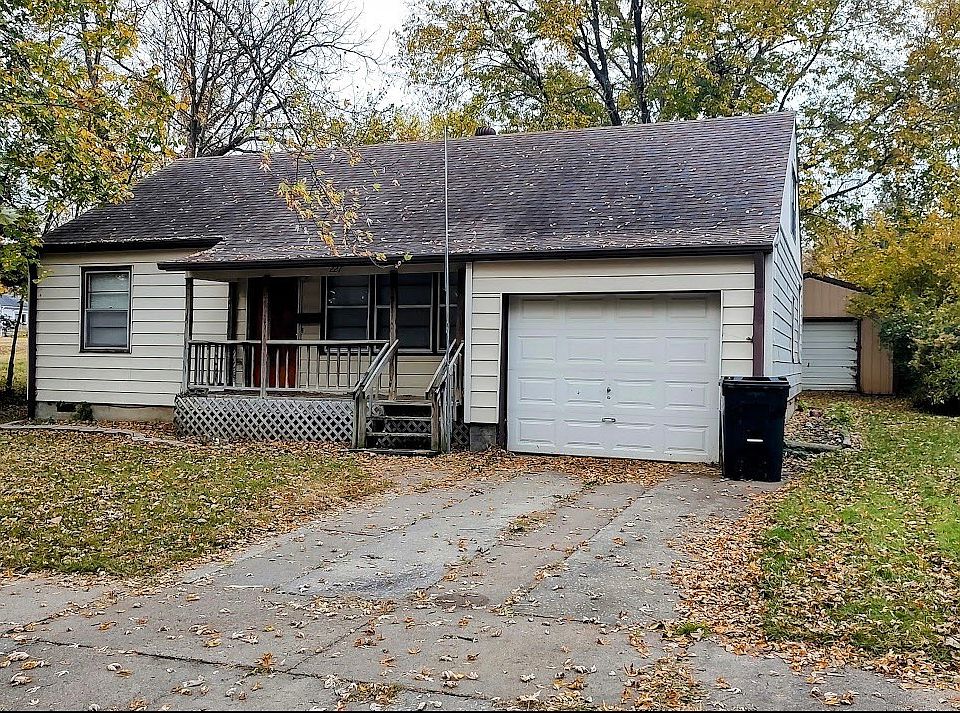 2nd image of 227 Lincoln Ave
