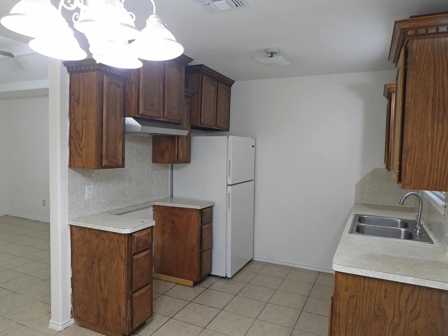 1806 South Ironwood Street - A — Photo 4