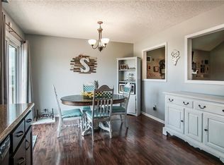 802 Valley Woods Dr, Grain Valley, MO 64029