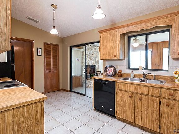3rd image of 35 Colechester Ln
