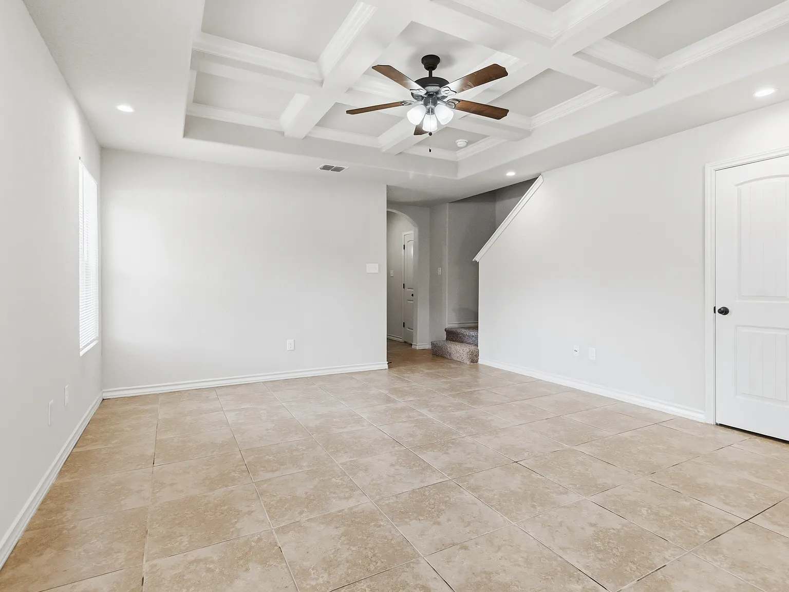 3 bed, 2.5 bath, 1250 sqft, $1,395 — Photo 2