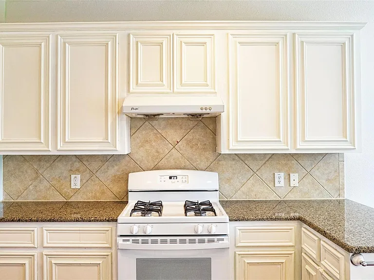 22147 Canyonwood Park Ln — Photo 15
