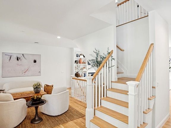 4th image of 4 Squaw Rd