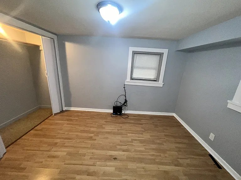 2701 E 75th Pl #BASEMENT — Photo 4