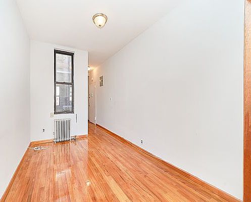 3rd image of 462 9th Ave APT 8