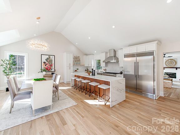 2nd image of 2801 Huntingtowne Farms Ln