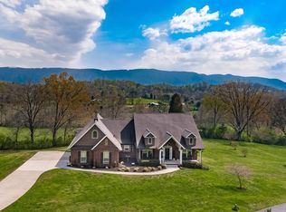 1581 Mint Meadows Dr, Maryville, TN 37803