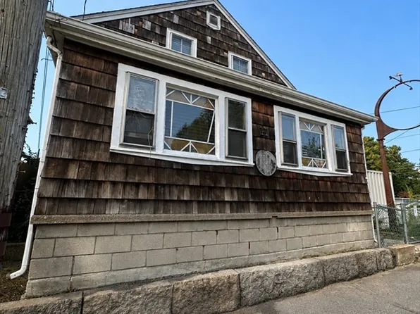 45 Durfee St, New Bedford, MA 02740