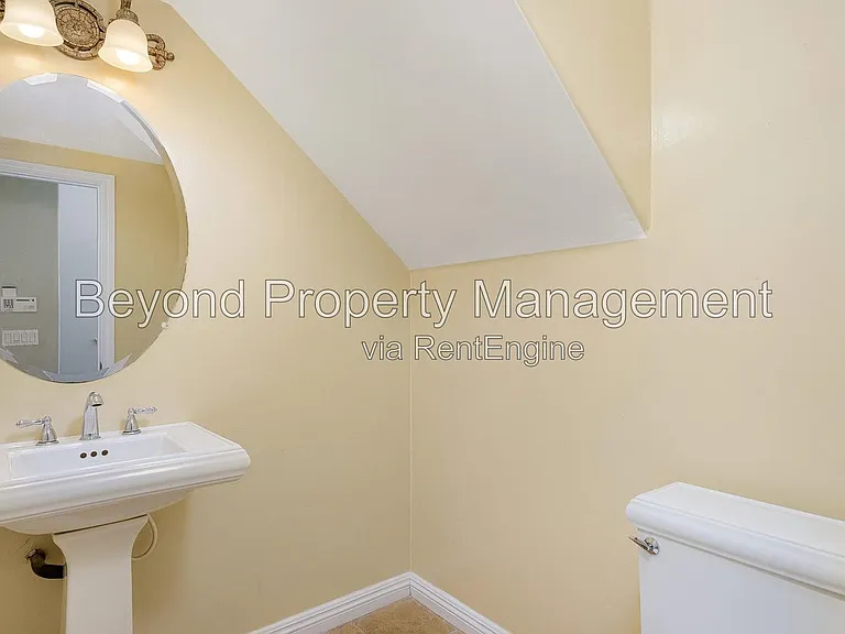 2947 Farragut Rd — Photo 13
