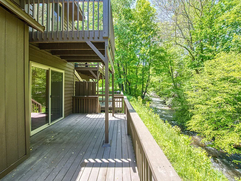 49 Riverside Villa Dr — Photo 20