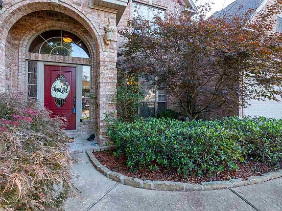 2nd image of 17 Woodfern Dr