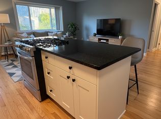 663 W Grace, Chicago, IL 60613