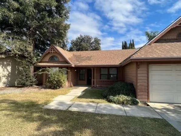 2122 N Clark Ct, Visalia, CA 93292