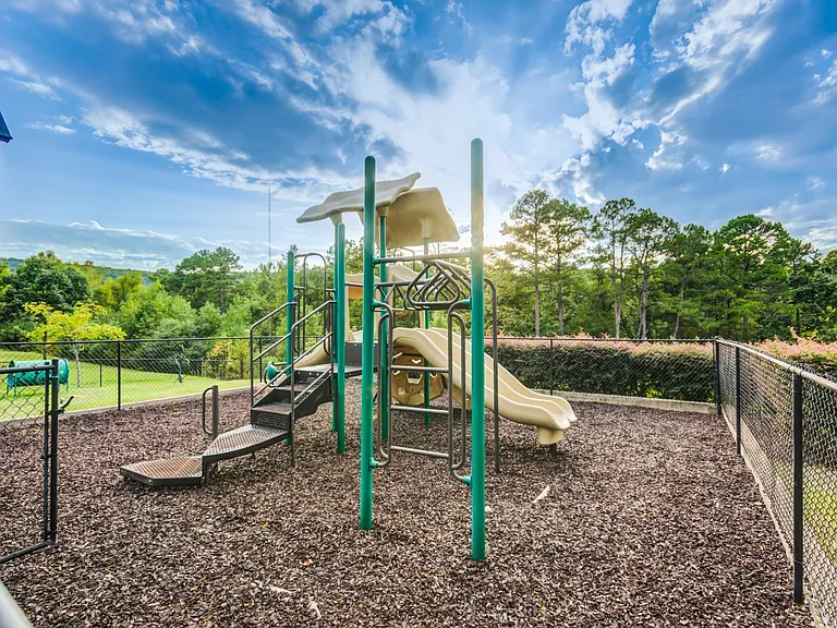 The Ridge at Chenal Valley Apartments — Photo 25