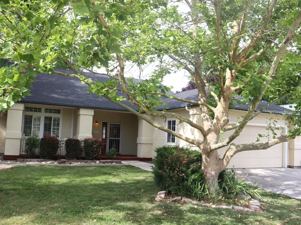 1328 E Hunter Dr, Meridian, ID 83646